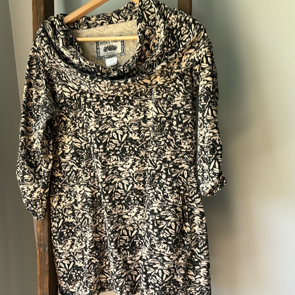 Effie’s Heart black and cream print cowl neck tunic Large